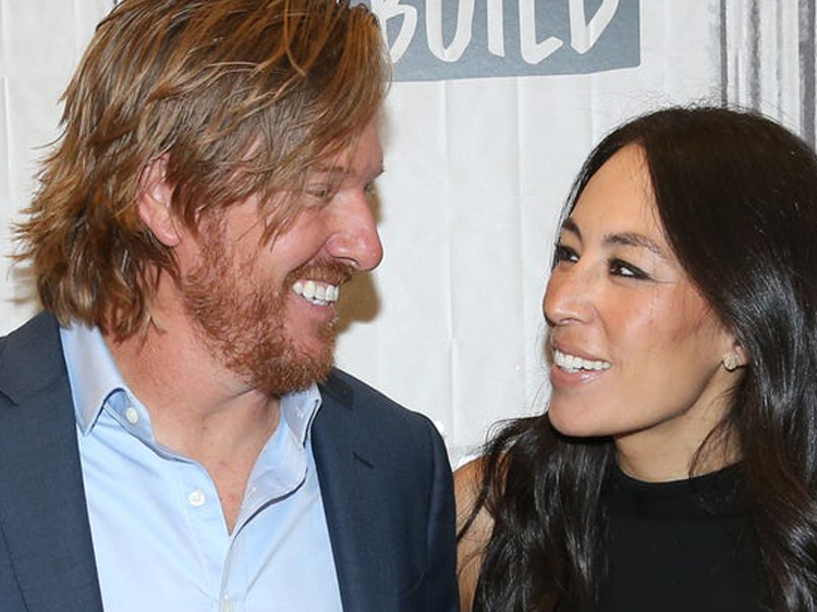 Fixer Upper' Star Joanna Gaines Shuts Down the 'Tonight Show' in Lace Dress