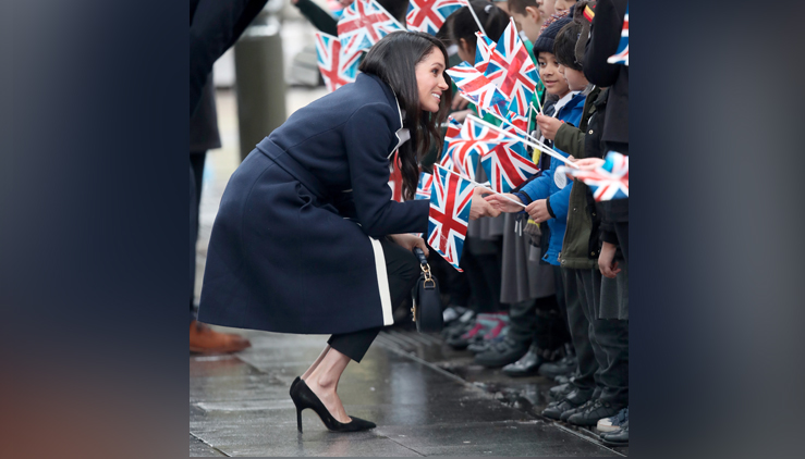 meghan markle shoes too big