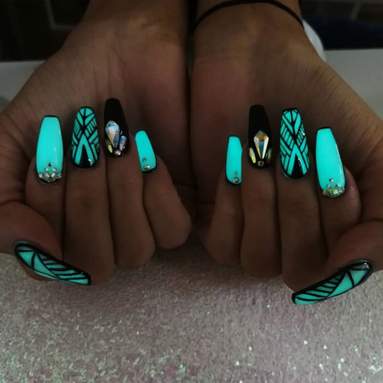 glow in the dark nail art designs