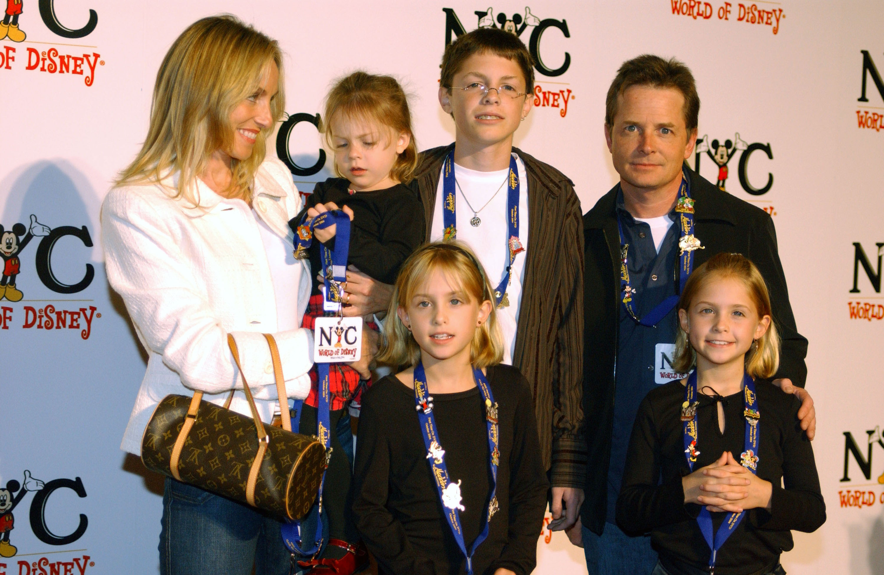Майкл джей фокс фото с женой и детьми