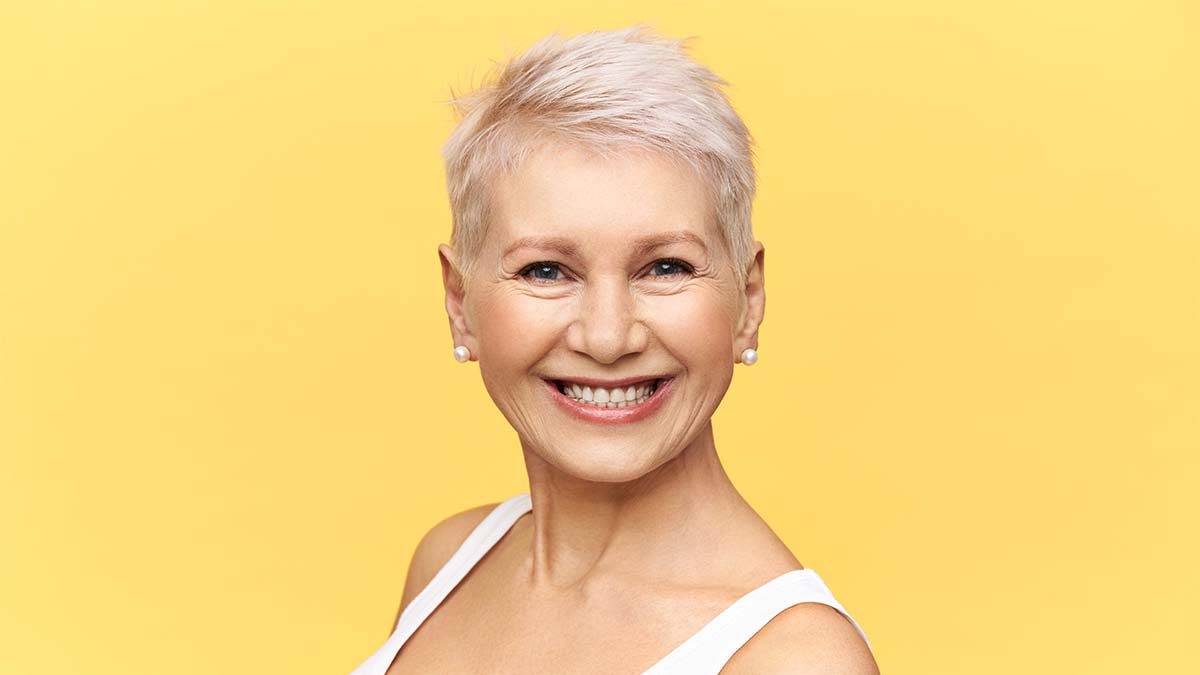 17 Gorgeous Pixie Haircuts for Older Women