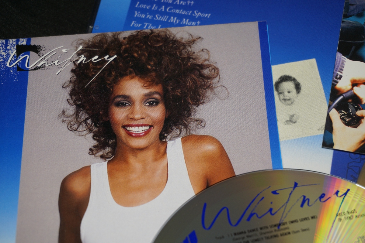 Whitney Houston - Greatest Love Of All (Official 4K Video) 
