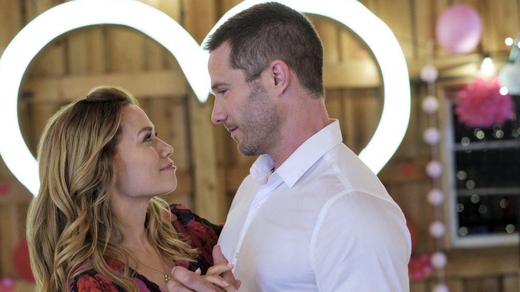 Bethany Joy Lenz, Luke Macfarlane, 'A Valentine's Match', 2020