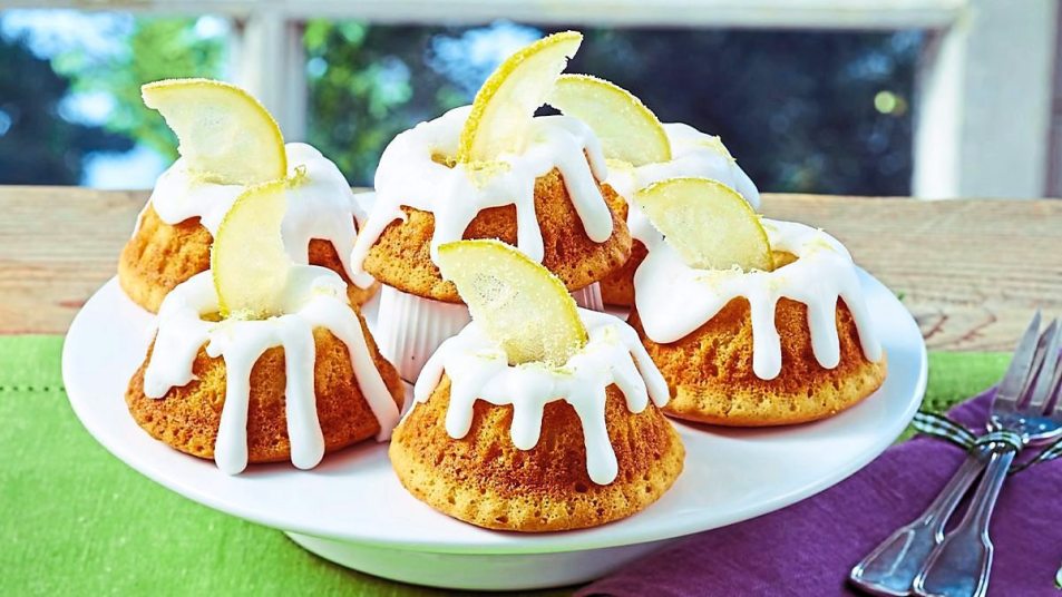 Lemon Sour Cream Mini Bundt Cakes - Positively Splendid {Crafts, Sewing,  Recipes and Home Decor}