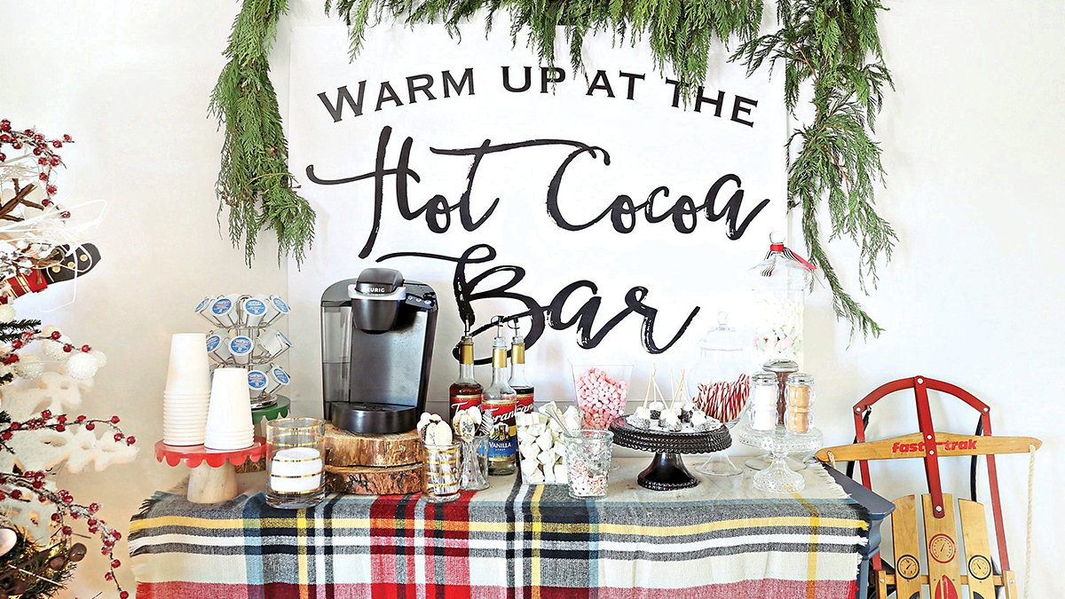 Dining Delight: Hot Cocoa Bar with Gingerbread Theme  Gingerbread  christmas decor, Christmas hot chocolate bar, Christmas hot chocolate