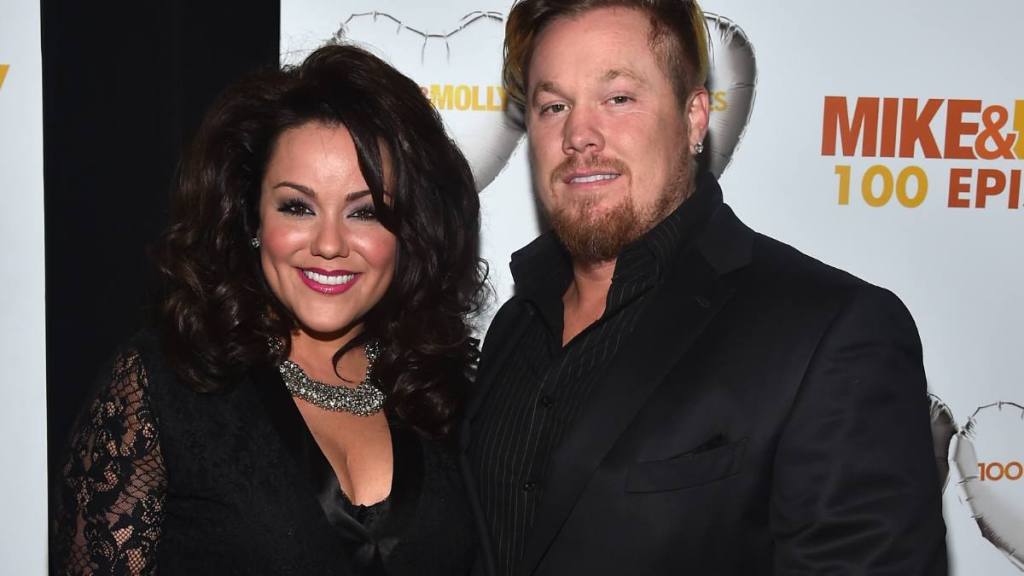 Katy Mixon and Breaux Greer in 2015