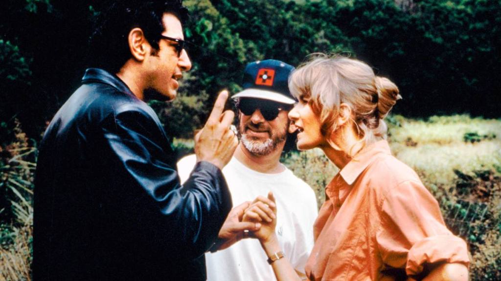 Laura Dern, Steven Spielberg andJeff Goldblum  (1993) (jurassic park facts)