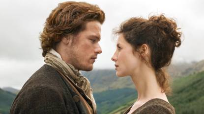 Books like outlander: Caitríona Balfe and Sam Heughan in 'Outlander'