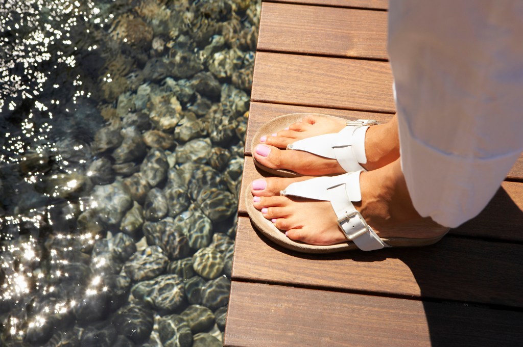 Best Summer Sandals for Women Over 50: Arch Support Options| Woman's World