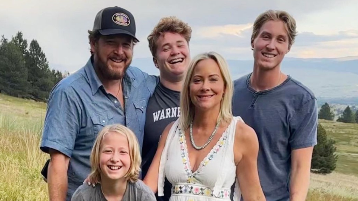 Cole Hauser with his wife and three children, 2023