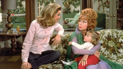 Elizabeth Montgomery, Agnes Moorehead and Erin Murphy in Bewitched, 1967