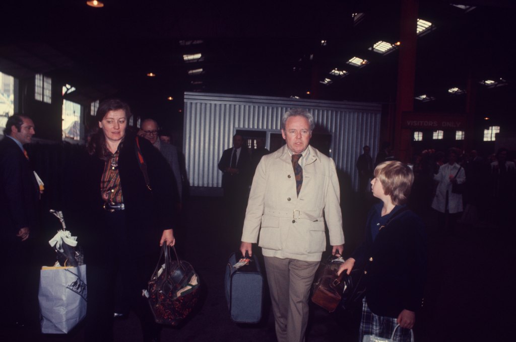 Hugh O'Connor; son of Carroll O'Connor; with his father and his mother; Nancy; circa 1970 in New York. 