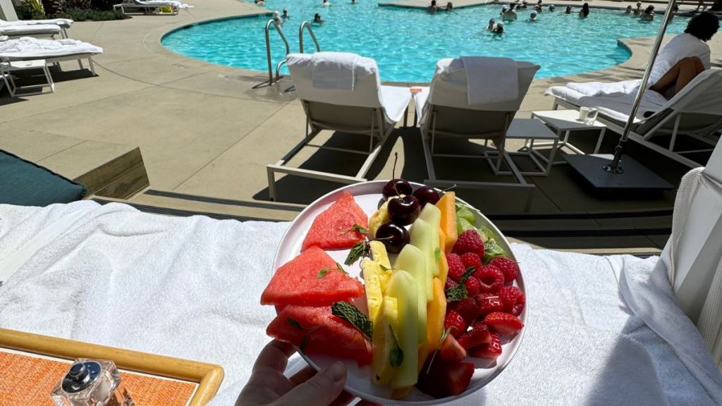 a bowl of fruit