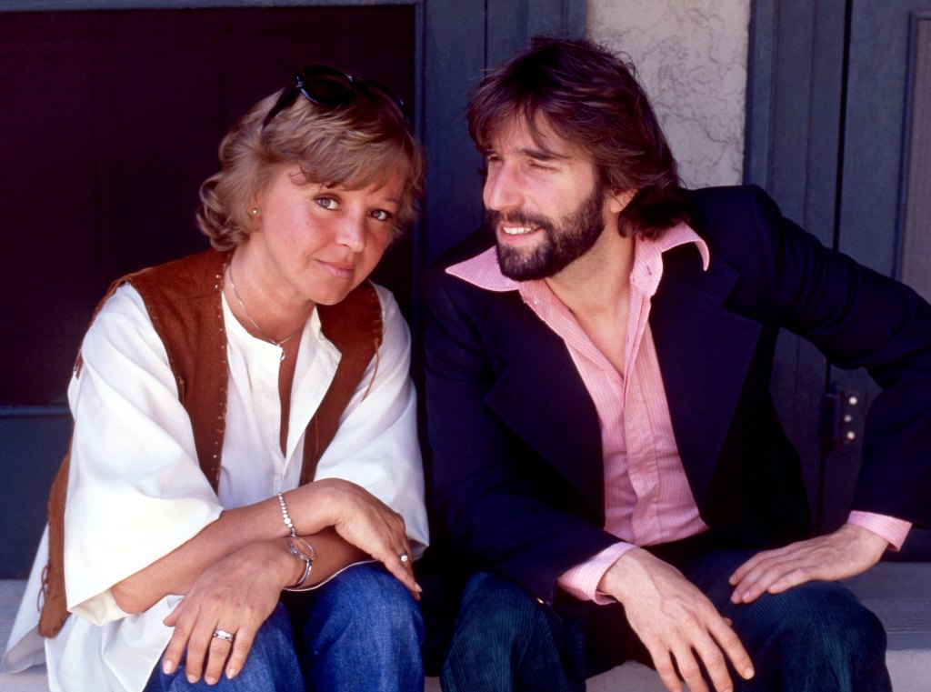 Henry Winkley and his wife Stacey Weitzman pose for a portrait, Los Angeles, California, circa 1985.