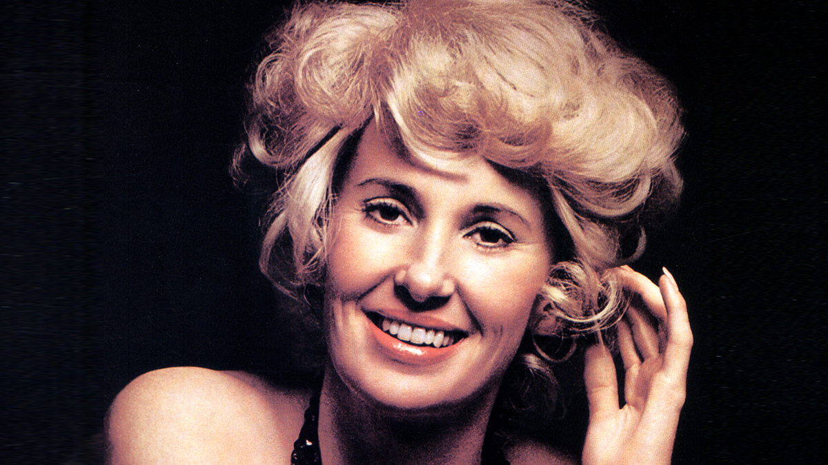 Tammy Wynette Songs 14 Iconic Hits Ranked Womans World 