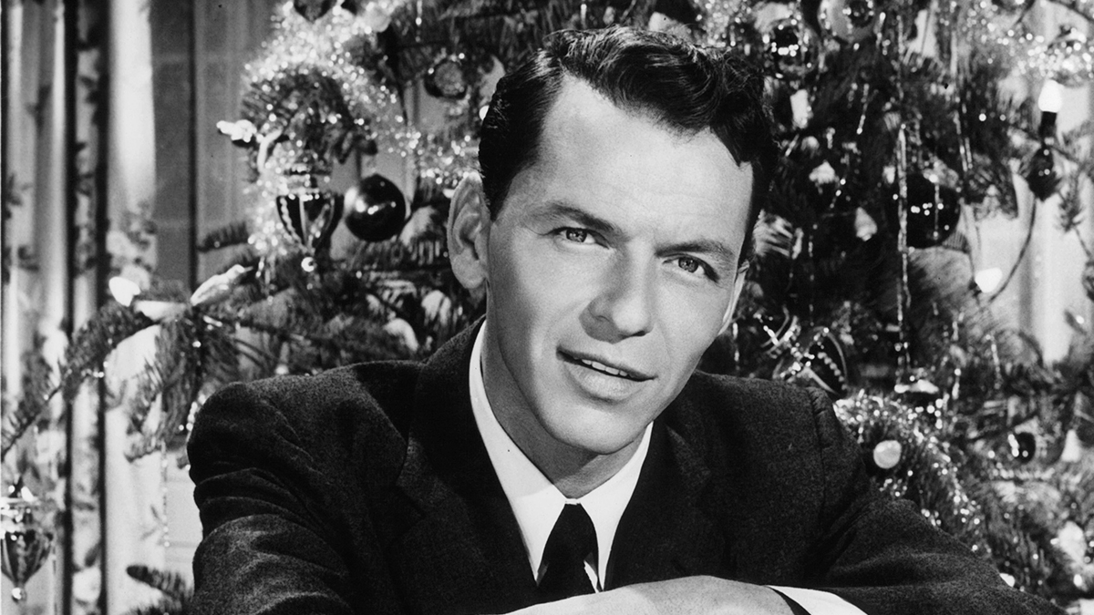 Frank Sinatra - Let It Snow! Let It Snow! Let It Snow! (Official Music  Video) 