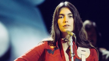 Emmylou Harris in 1976