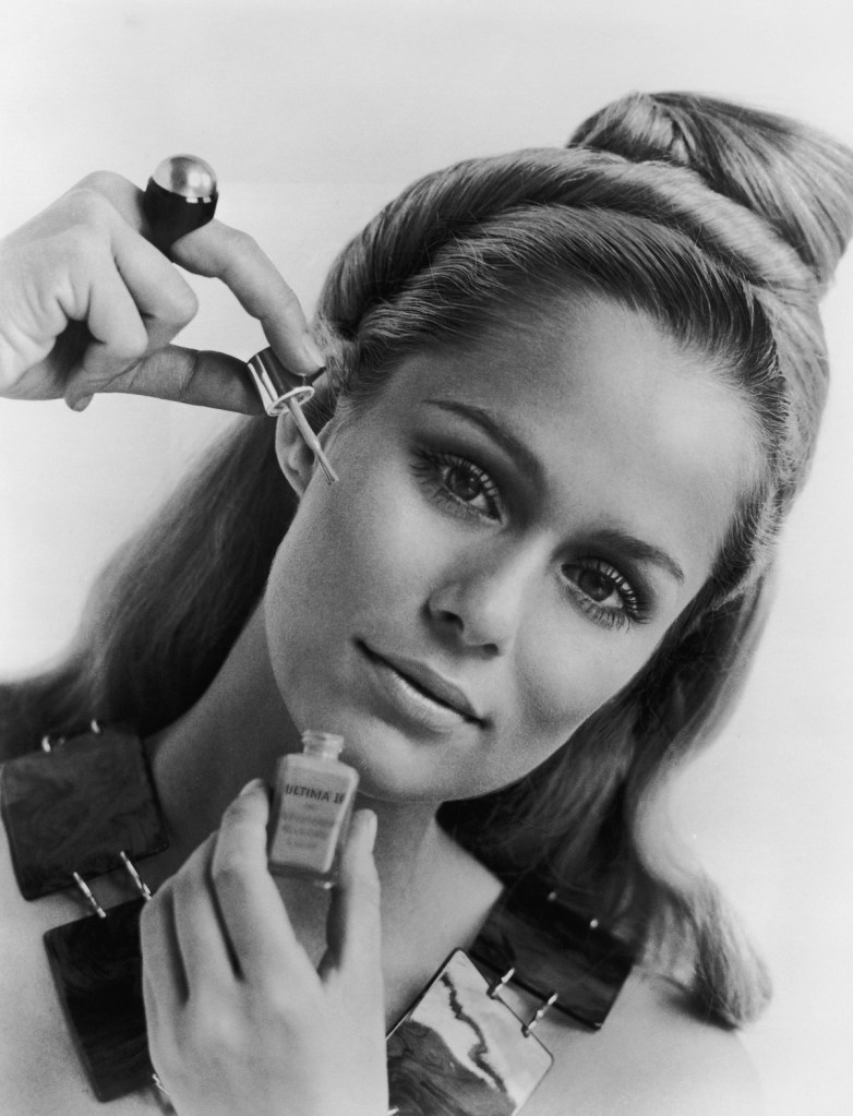 American actress and supermodel Lauren Hutton in a publicity shot for Ultima II Transparent Blushing Liquid, circa 1975