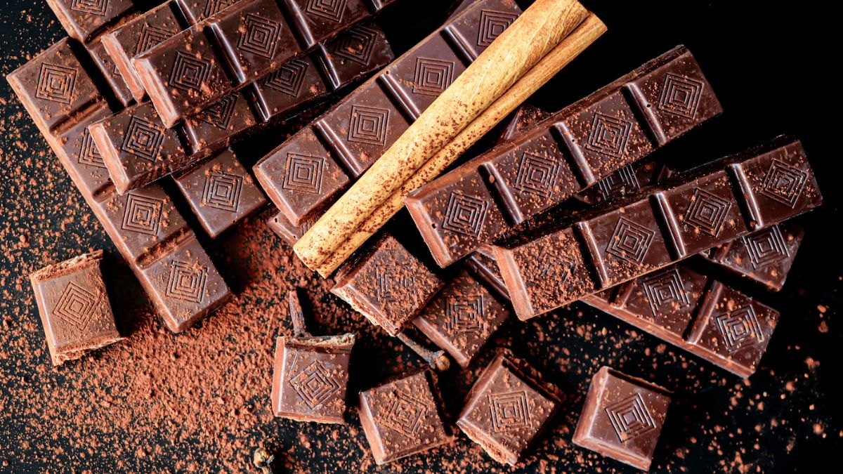 Close-up of a chocolate bar, a sweet treat that fights fatty liver disease