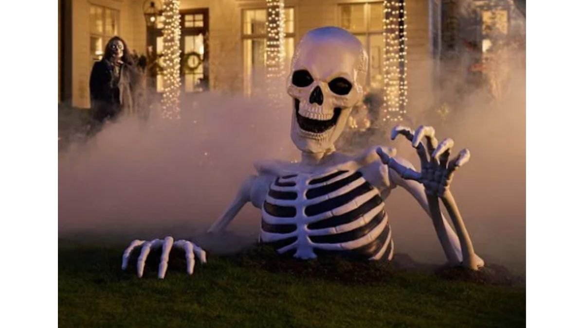 Black Light Responsive Skeleton Ground Breaker