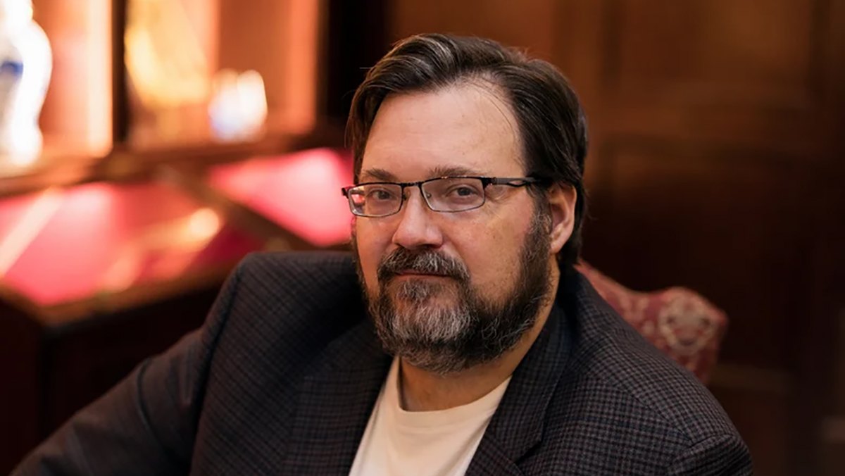 Brandon Sanderson