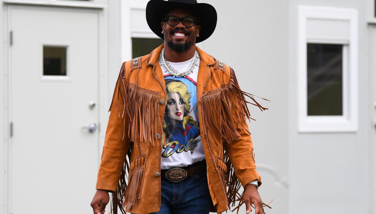 GettyImages-1758546437-This-NFL-Player-Built-One-of-the-First-Regenerative-Organic-Certified-Chicken-Farms-in-the-United-States