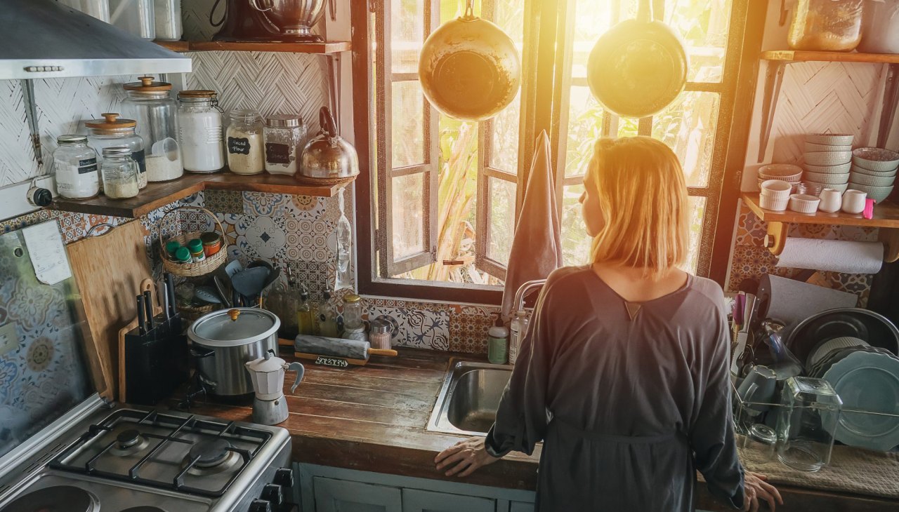 GettyImages-why-your-kitchen-feels-crowded1272074231-e1790881049466.jpg