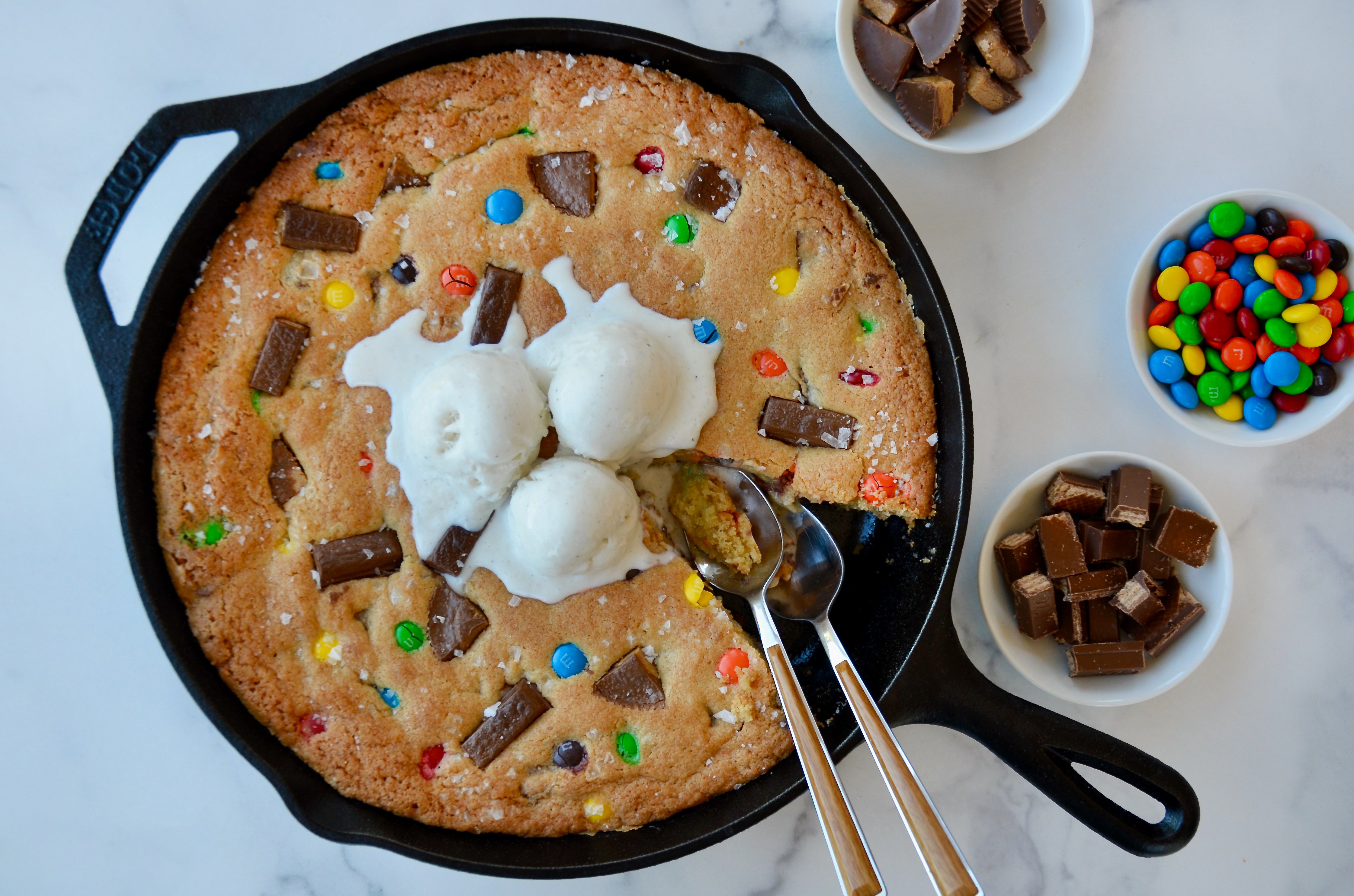 Leftover Halloween Candy Skillet Cookie3_Kelly Senyei