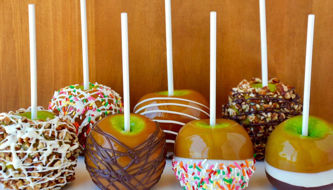 Shortcut Caramel Apples1_Kelly Senyei